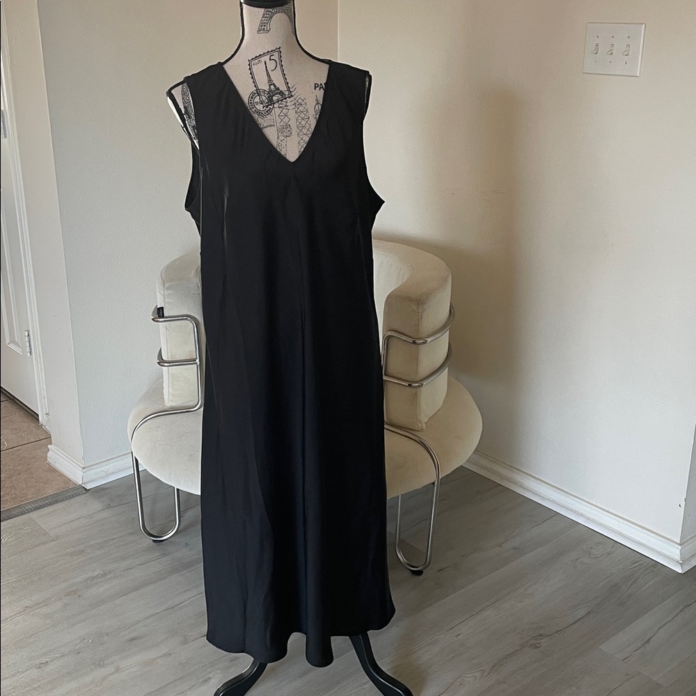 Elegant Black Midi Dress